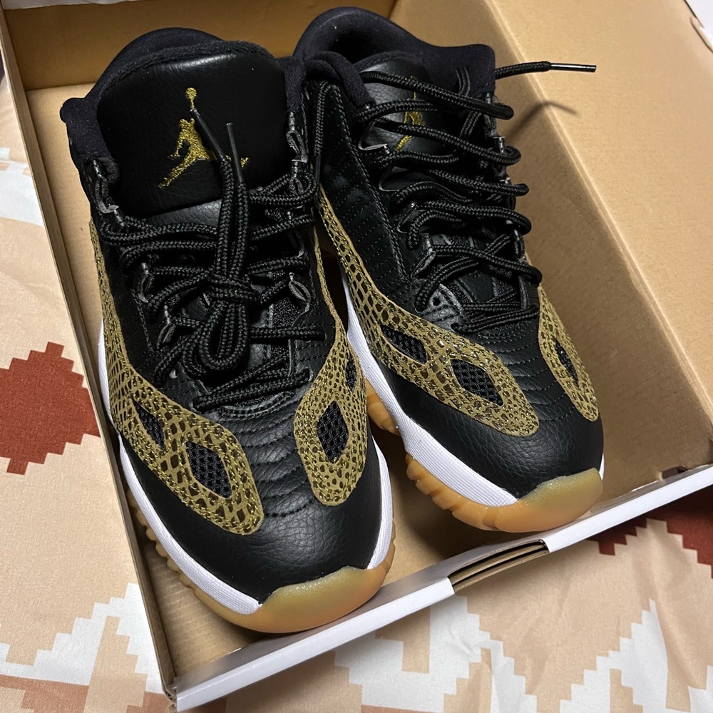 Jordan 11s